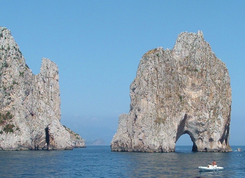 Italy - Capri - Faraglioni (1024x743)