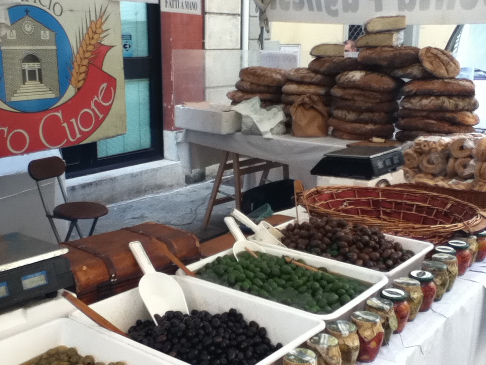 Italy - Colle di Val dElsa - Market - 2