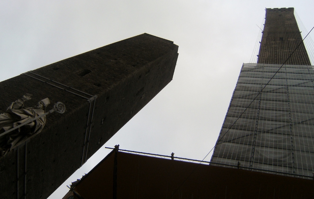 Italy - Bologna - Two Towers - 1 (1024x650)