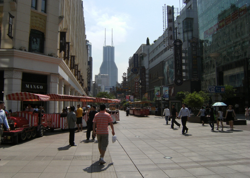 China - Shanghai -  Nanjing Rd - 1 (1024x727)